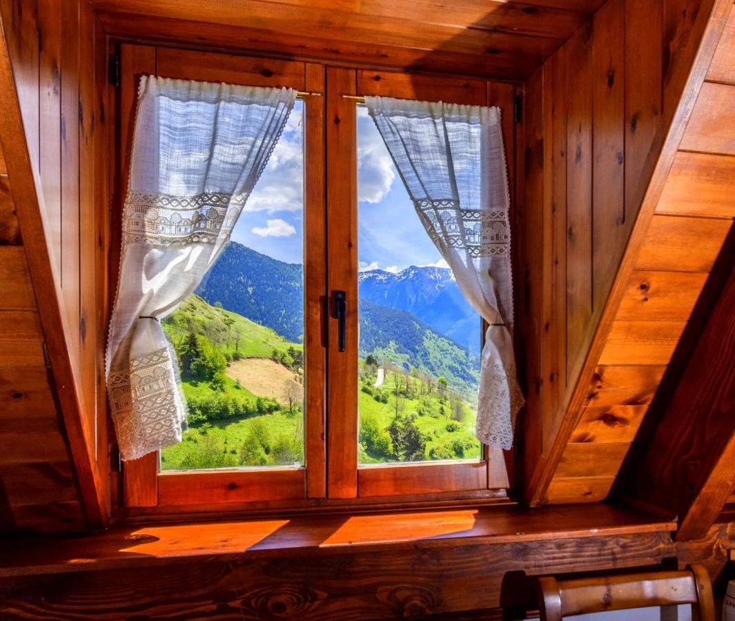 Apartamentos Aran Montcorbau ภายนอก รูปภาพ