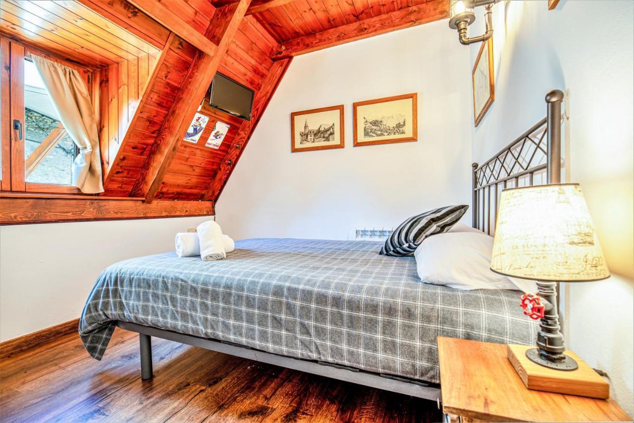 Apartamentos Aran Montcorbau ภายนอก รูปภาพ