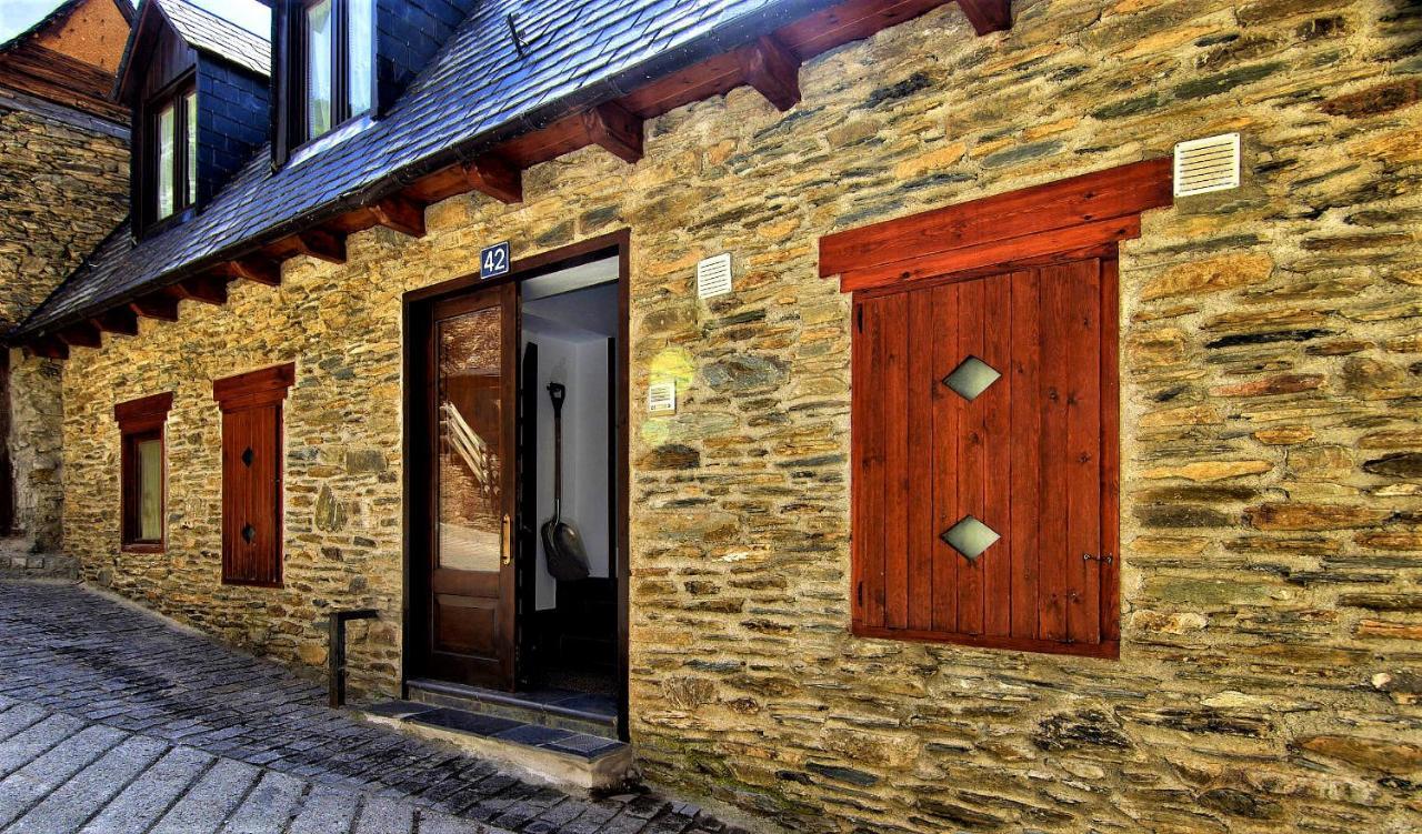 Apartamentos Aran Montcorbau ภายนอก รูปภาพ