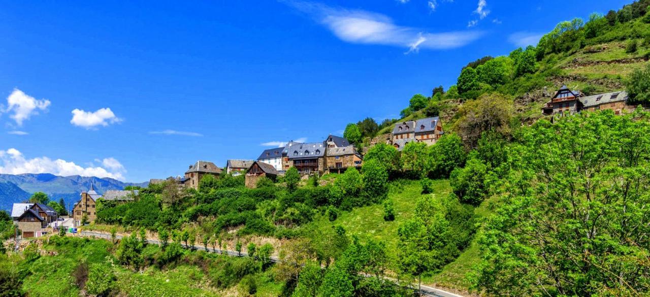 Apartamentos Aran Montcorbau ภายนอก รูปภาพ